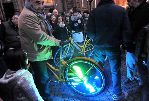 Le bici luminose di Martino Gamper