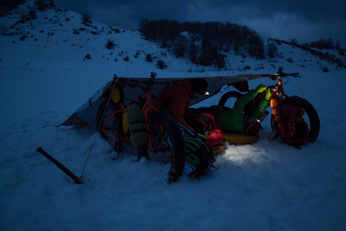 The Cold Vein. Bikepacking in inverno by Montanus
