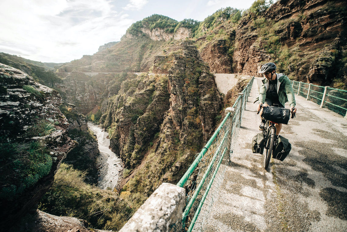 Contrast_ Kona Sutra_bikepacking_video_2