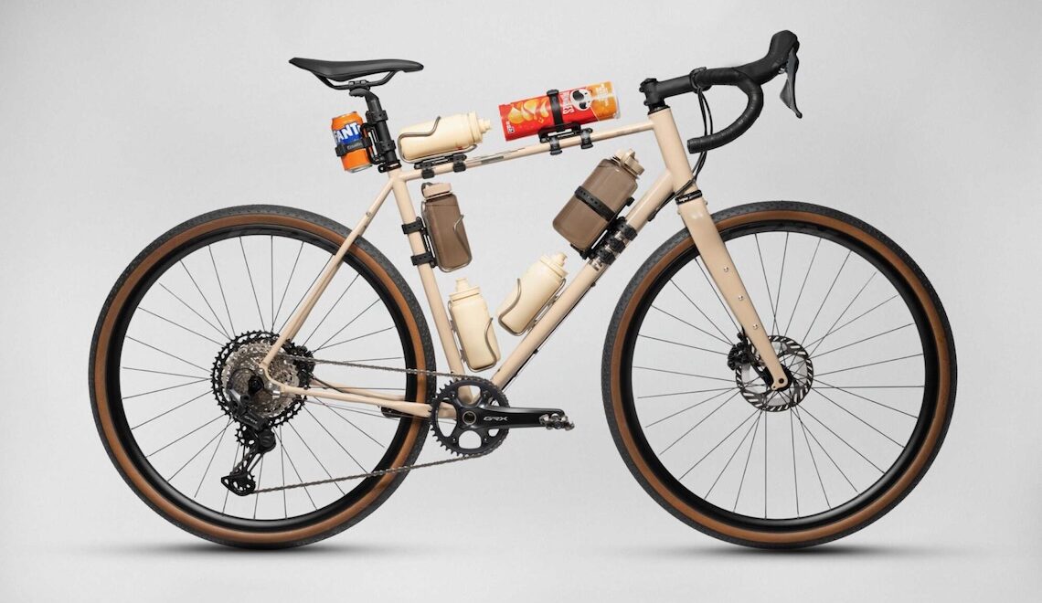 Con Tailfin HydroMount è facile fissare le borracce ed altro alla bici