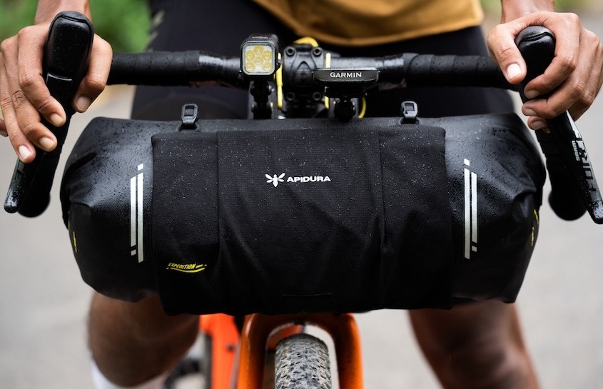 Apidura_Expedition_2026_Hero_Handlebar_System_2
