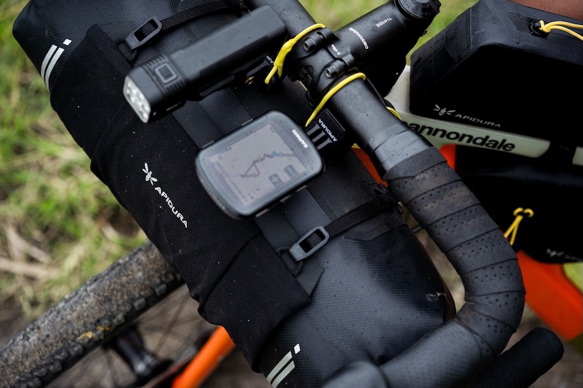 Apidura_Expedition_2026_Hero_Handlebar_System