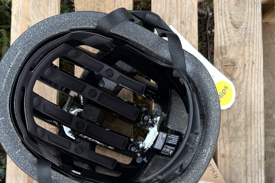 Fizik_Kyros_bike _helmet_urbancycling_it_4